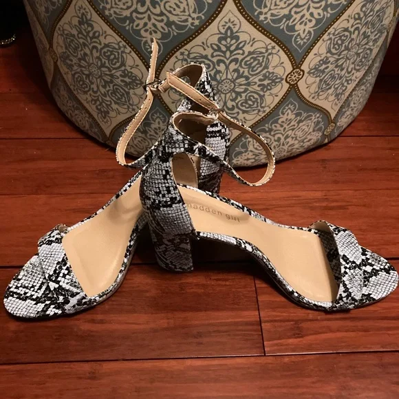 Madden Girl Sandals - Picture 3 of 7